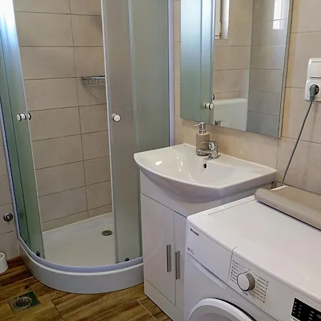 Immaculate 2-bed In Okrug Gornji