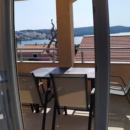 Διαμέρισμα Immaculate 2-bed In Okrug Gornji *