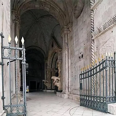 Immaculate 2-bed In Okrug Gornji *