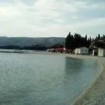 Immaculate 2-bed In Okrug Gornji