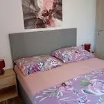 Appartamento Immaculate 2-bed In Okrug Gornji *