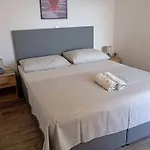 Immaculate 2-bed In Okrug Gornji Traù