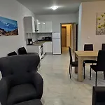 Immaculate 2-bed In Okrug Gornji