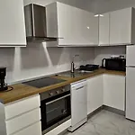 Immaculate 2-bed In Okrug Gornji Appartamento Traù