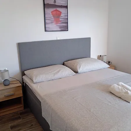公寓 Immaculate 2-bed In Okrug Gornji