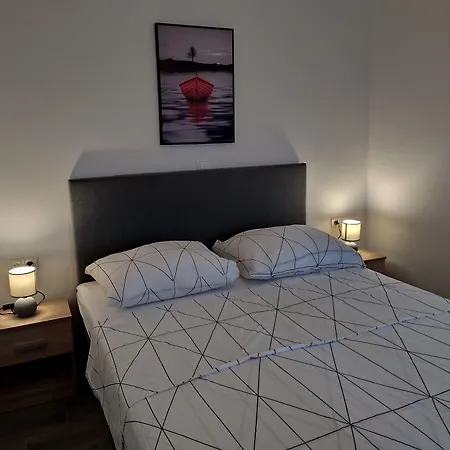 公寓 Immaculate 2-bed In Okrug Gornji 特罗吉尔