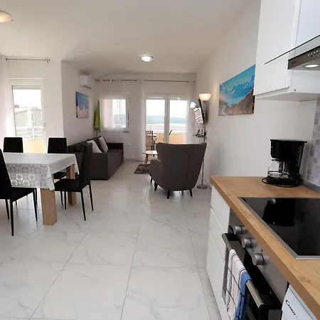 Appartement Immaculate 2-bed In Okrug Gornji Trogir
