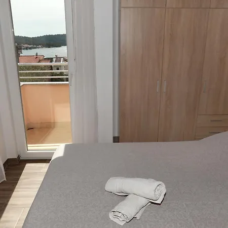 Immaculate 2-bed In Okrug Gornji Appartement