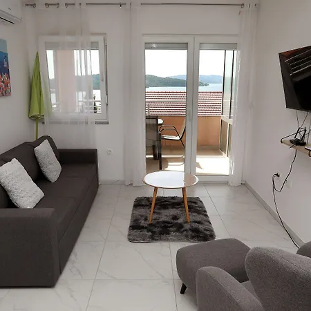 Appartamento Immaculate 2-bed In Okrug Gornji