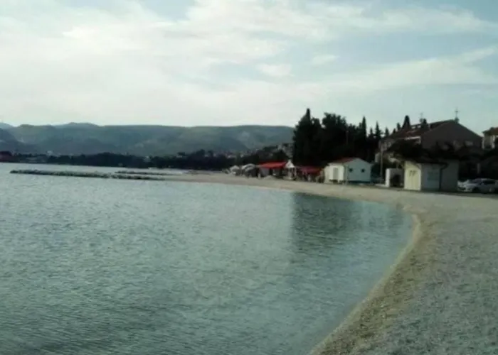 Immaculate 2-bed In Okrug Gornji