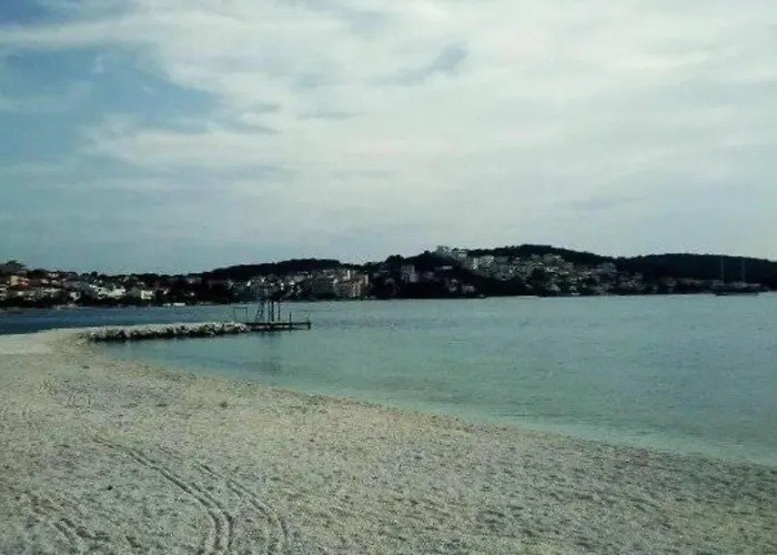 Apartment Immaculate 2-bed In Okrug Gornji