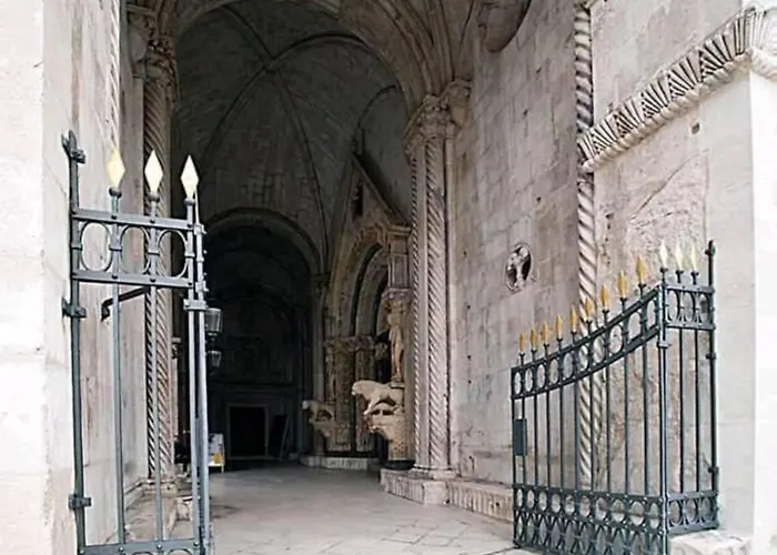 Immaculate 2-bed In Okrug Gornji *