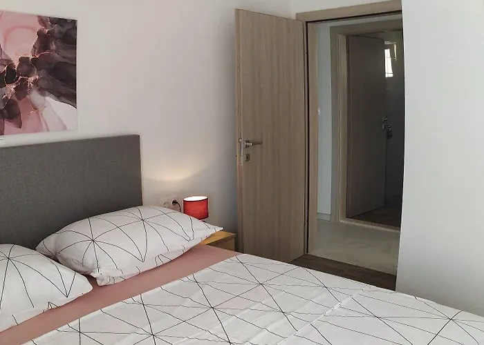 Immaculate 2-bed In Okrug Gornji Trogir
