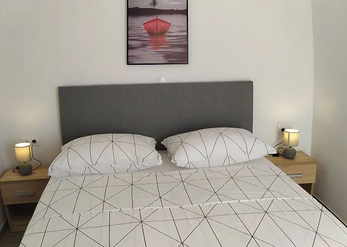 Immaculate 2-bed In Okrug Gornji * Trogir