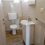 Immaculate 2-bed In Okrug Gornji Lejlighed