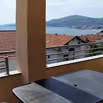 Immaculate 2-bed In Okrug Gornji Trogir