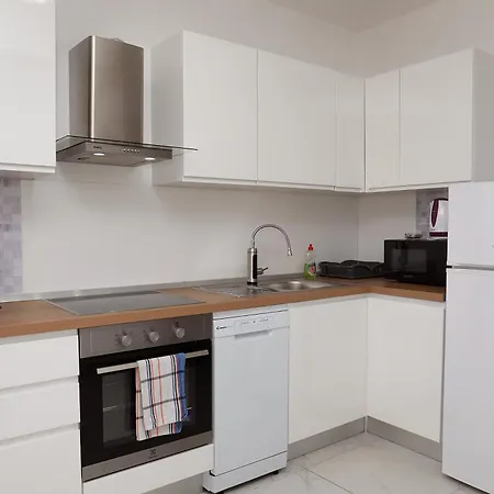 Apartment Immaculate 2-bed In Okrug Gornji