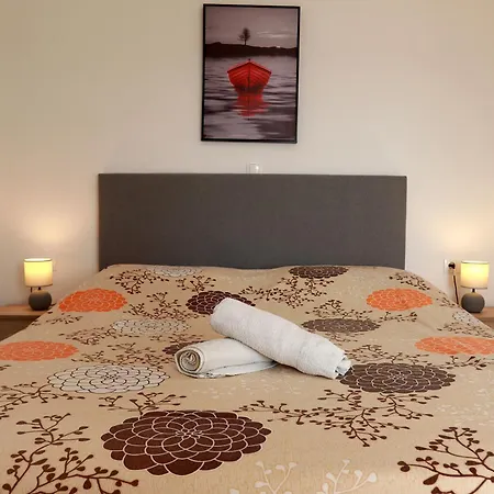Immaculate 2-bed In Okrug Gornji Trogir